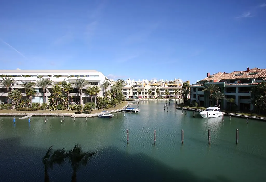 Jungla Del Loro Hotel Sotogrande Apartment